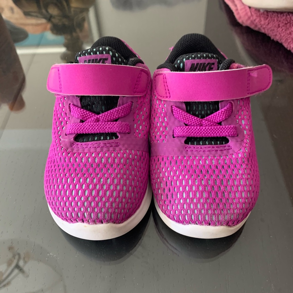 Toddler Nike sneakers